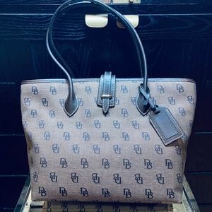 Dooney & Burke Cindy Tote HK491BM